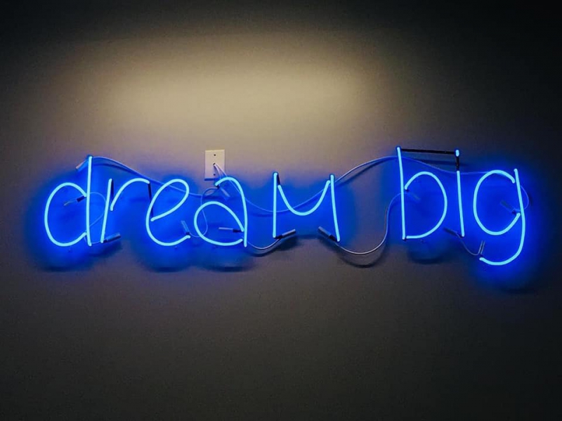 Dream Big Enseigne Néon