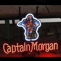Captain Morgan Bière Bar Entrée Enseigne Néon